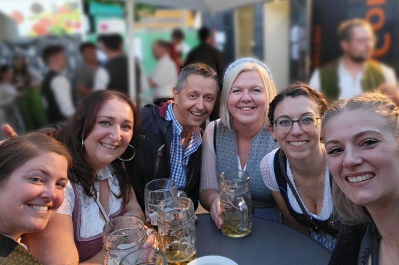 Mitarbeiter auf dem Bierfest